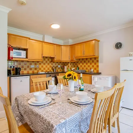 54 - Spacious Townhouse By Shortstays Galway