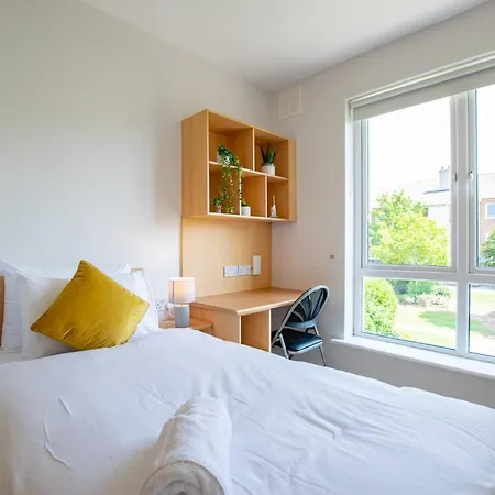 Holiday home 54 - Spacious Townhouse By Shortstays *
