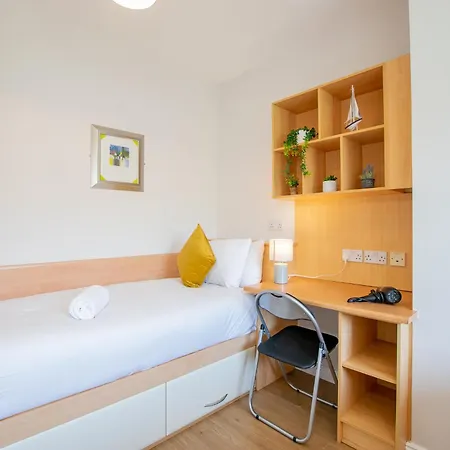 54 - Spacious Townhouse By Shortstays Holiday home Galway