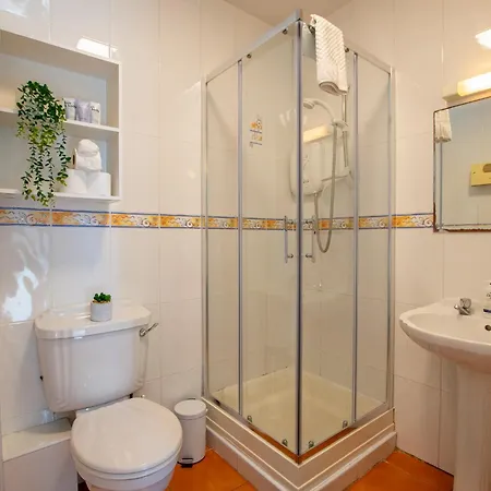 Feriehus 54 - Spacious Townhouse By Shortstays - Parking
