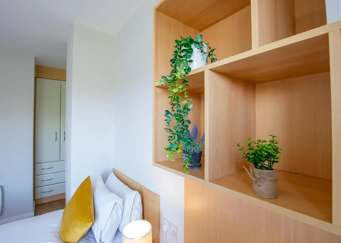 54 - Spacious Townhouse By Shortstays Дом отдыха *