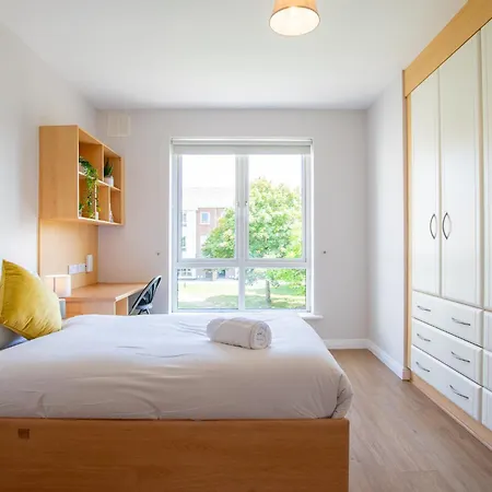 בית נופש 54 - Spacious Townhouse By Shortstays גלוואיי