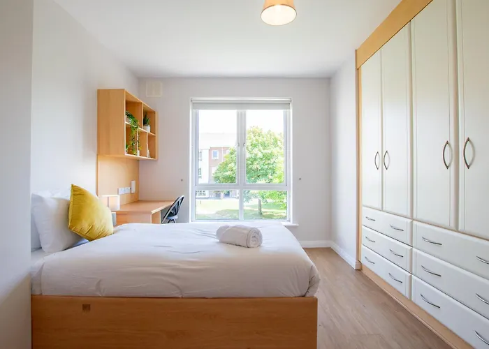 בית נופש 54 - Spacious Townhouse By Shortstays גלוואיי