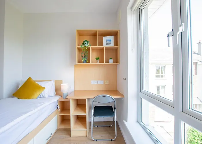 54 - Spacious Townhouse By Shortstays גלוואיי